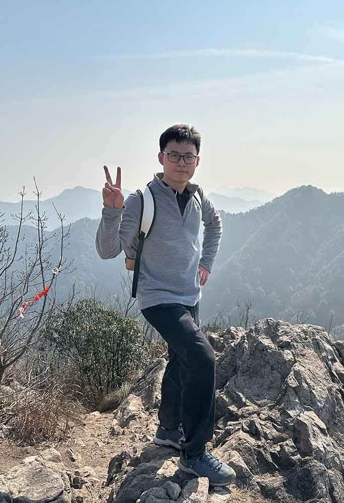 Leo guiding a tour